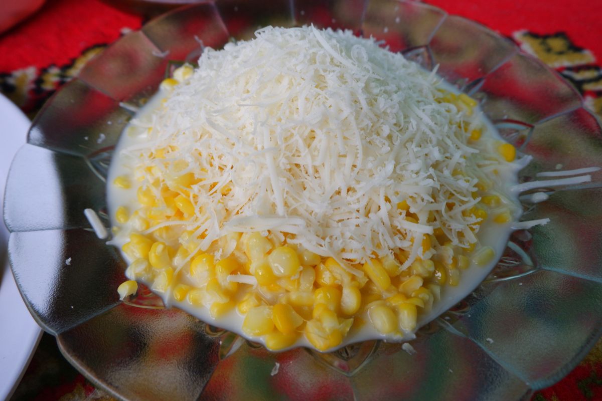 Camilan Manis-Gurih: Jagung Pisang dengan Lumeran Keju